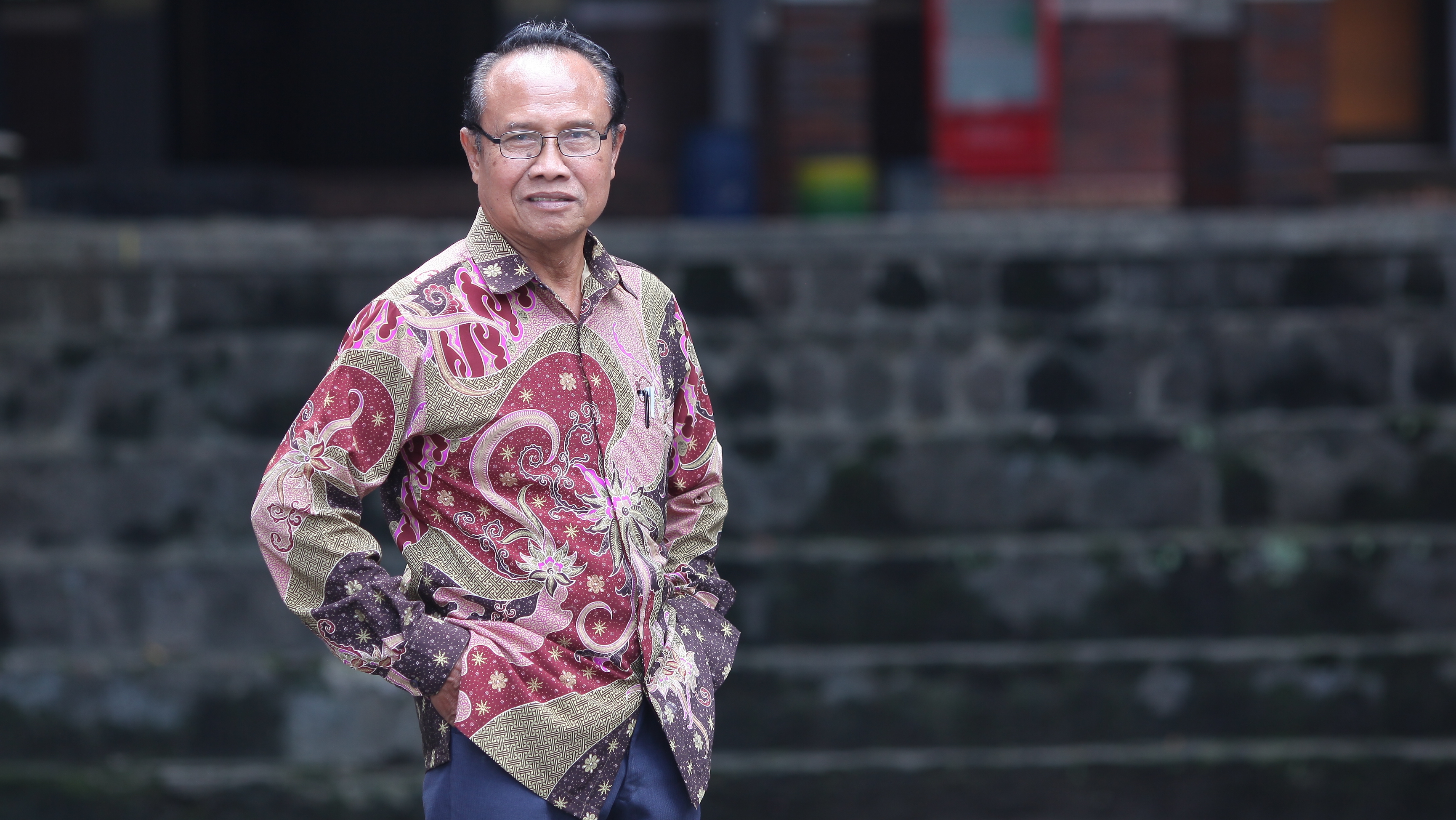 Prof. Dr. MUGI RAHARDJO M.Si